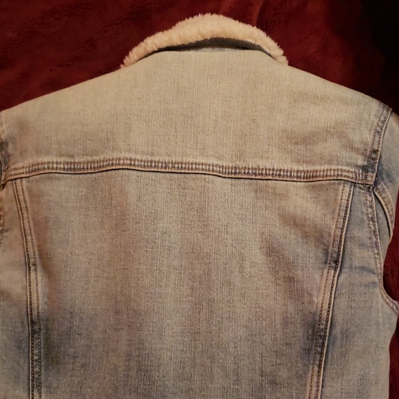 Hollister jacket - Picture 4 of 4